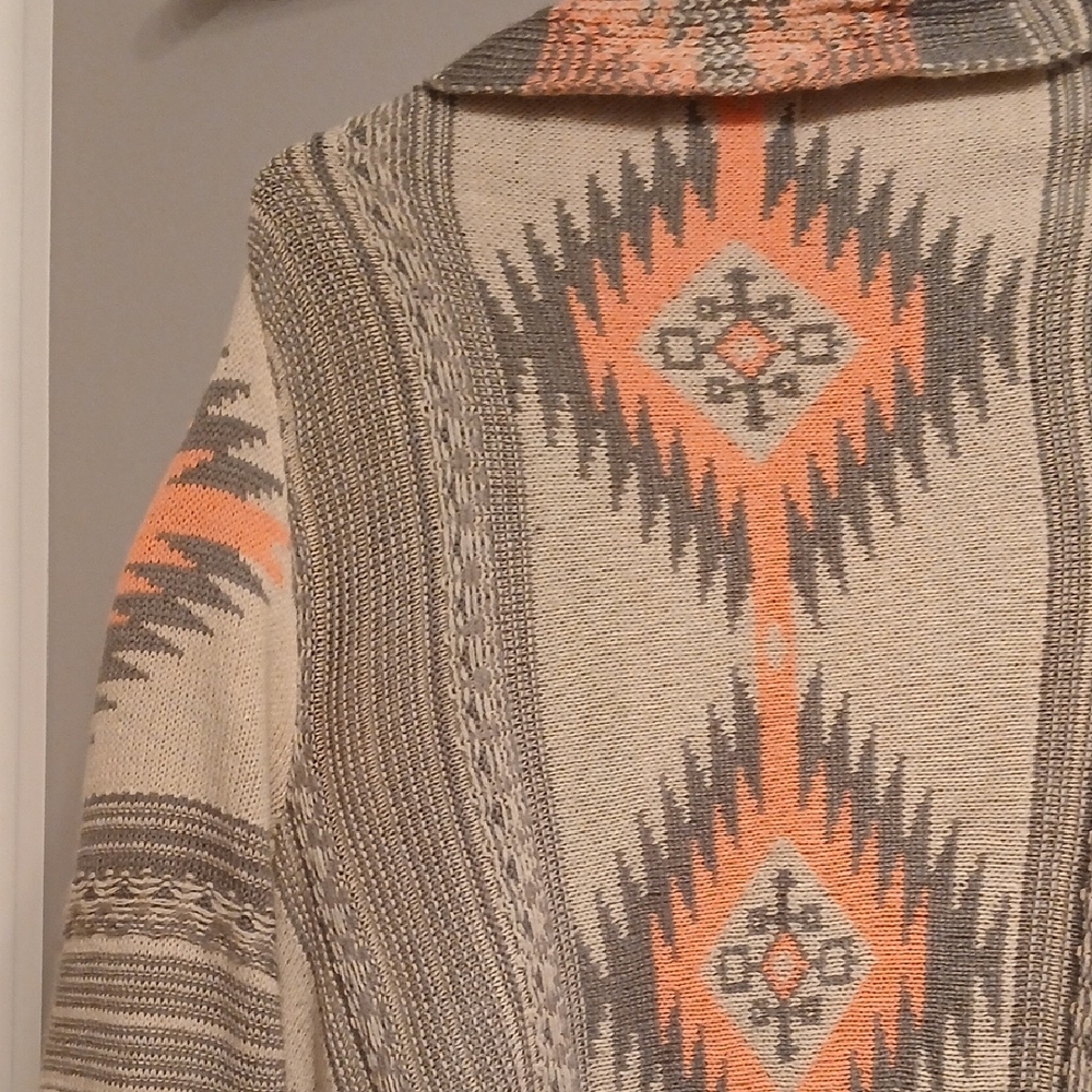 Chic Geometric Sweater - Gray and Orange - Picture 11 of 11